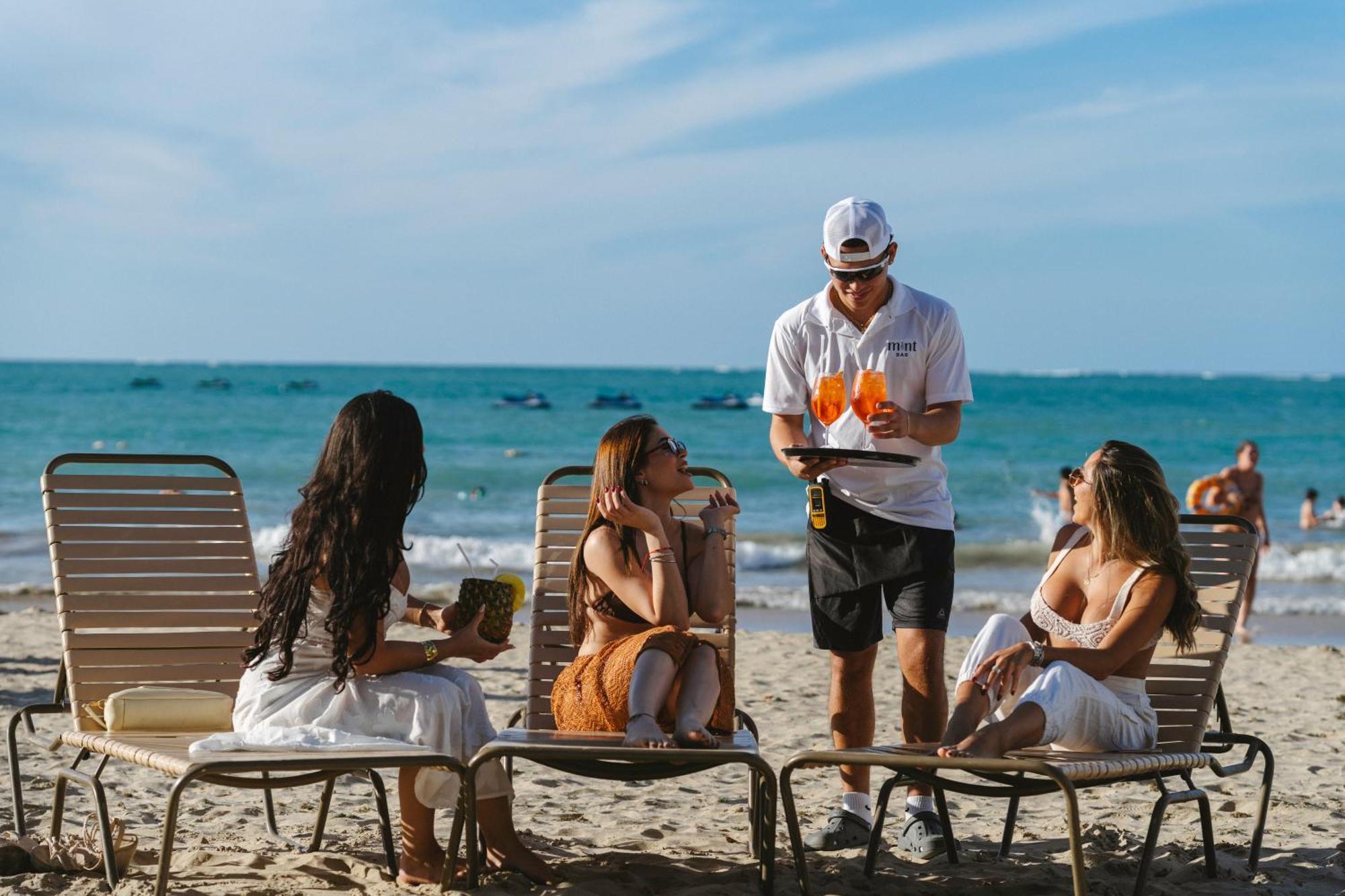 سان خوان Ocean View Deluxe Suite: Pvt. Beach & Pool المظهر الخارجي الصورة